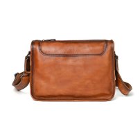 Whatna アンティーク風合い鞣し天 然 牛革ショルダーバッグ メンズ メッセンジャーバッグ 小さめ ビジネスバッグ B5 ipad 10.5収納可 本革通勤 通学 斜めがけバッグ 自転車 かばん男性用 ブラウン 13573