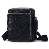 Whatna アンティーク風合い鞣し天 然 牛革ショルダーバッグ メンズ メッセンジャーバッグ 小さめ ビジネスバッグ ipad mini収納可 本革通勤 通学 斜めがけバッグ 自転車 かばん男性用 黒6693