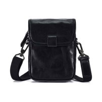 Whatna アンティーク風合い鞣し天 然 牛革ミニショルダーバッグ メンズ ポシェット メッセンジャーバッグ小さめ ショルダーミニポーチ 縦型 ipad mini収納可 本革 通勤 通学 斜めがけバッグ 自転車 かばん男性用 黒6745