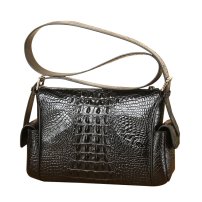 Whatna ワニ革 本革ショルダーバッグ メンズ 斜め掛け ボディバッグ 胸バッグ 厚 手 レザー横型 大さめビジネスバッグ A4サイズクロコダイル革 本皮 肩掛け 通勤 通学 斜めがけバッグ 防水 バッグ 自転車 かばん男性用4458