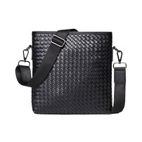 Whatna ワンショルダーバッグ メンズかばん 斜めがけボディ胸バッグ 肩掛けバッグメッセンジャーバッグ ビジネスシンプル カジュアル ワンショルダーボディバッグ 厚手 レザー 縦型 ipad9.7収納可