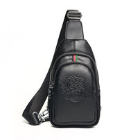 Whatna ワンショルダーメンズ ボディバッグ 斜め掛けバッグ肩掛け 胸バッグ メッセンジャーバッグ PUレザー 大容量 イヤホン穴付左右に付け替え可 軽量 男女兼用