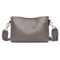 Whatna 牛 革 ミニ ショルダーバッグ レディース 斜めがけボディ胸バッグ 小さめ 本 革 厚手 レザー 3室仕切 軽量 ショルダー 肩掛け ミニバッグ 女性 通勤 旅行 バッグ スマホポーチ 1618