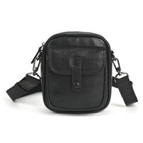 Whatna アンティーク風合い鞣し天 然 牛 革 斜めがけボディバッグ メンズ ワンショルダー胸バッグ 厚手レザー肩掛け 通勤 通学 自転車 かばん男性用 13813