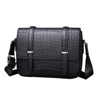 Whatna クロコダイル型押し 天 然 牛革フラップ斜めがけ ワンショルダー メンズ ボディバッグ 本 革 厚手 レザー A4サイズ収納可6311-2